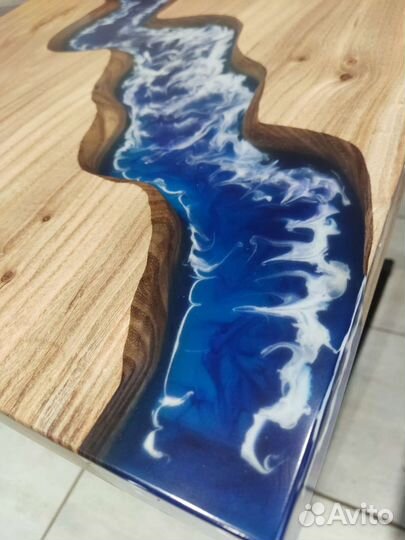 Стол из массива дерева