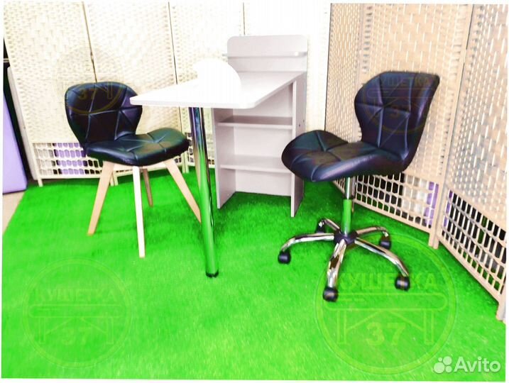 Маникюрный стол