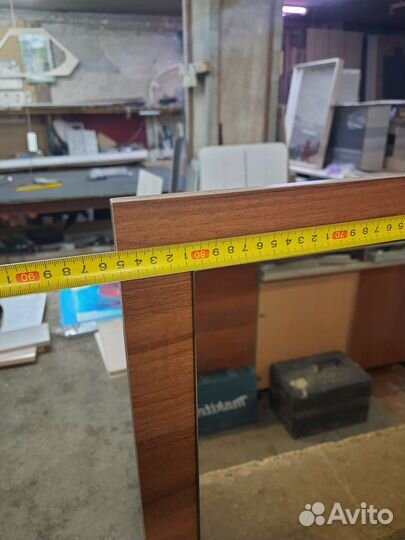 Зеркало с полочкой