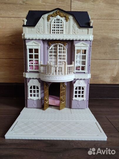 Кукольный домик с мебелью