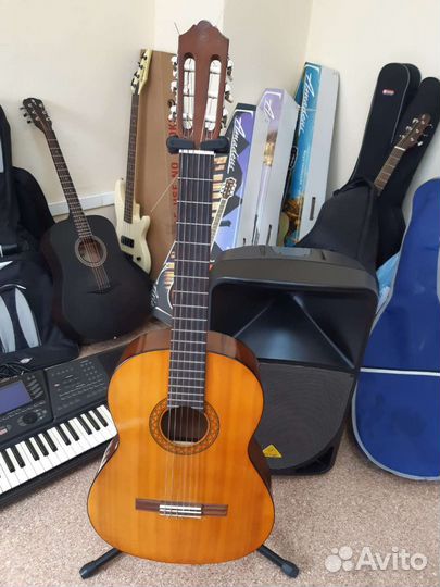 Классическая гитара yamaha c40