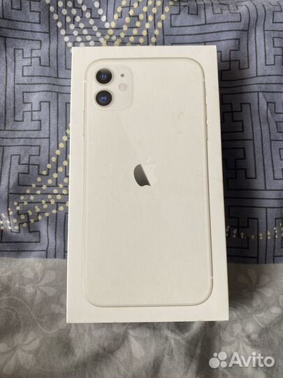 iPhone 11, 64 ГБ