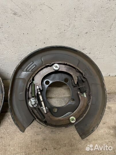 Щит опорный задний RX 3 Highlander 3