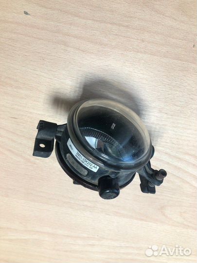 Фара противотуманная левая Ford C Max 2005