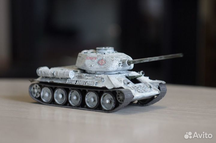 Танк Т-34-85 стендовая модель 1/35