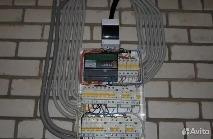 Электрик. Услуги Электрика. Услуги Сантехника