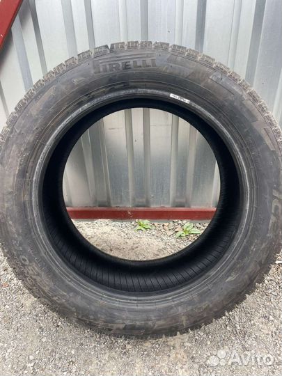 Pirelli Ice Zero 215/55 R17