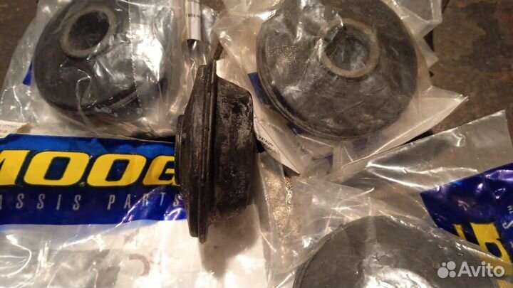 Сайлентблоки рычагов подвески ауди 100 с3