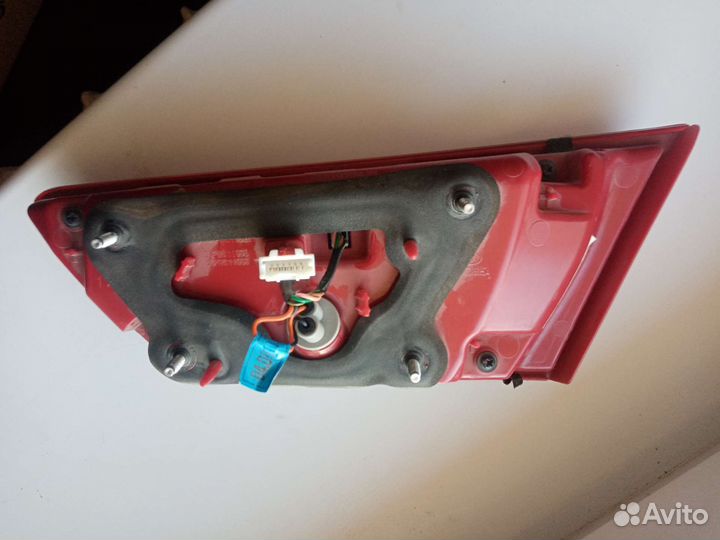 Фонарь задний внутренний левый Kia Optima 4