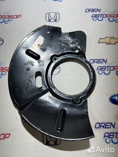 Пыльник тормозного диска передний правый Kia