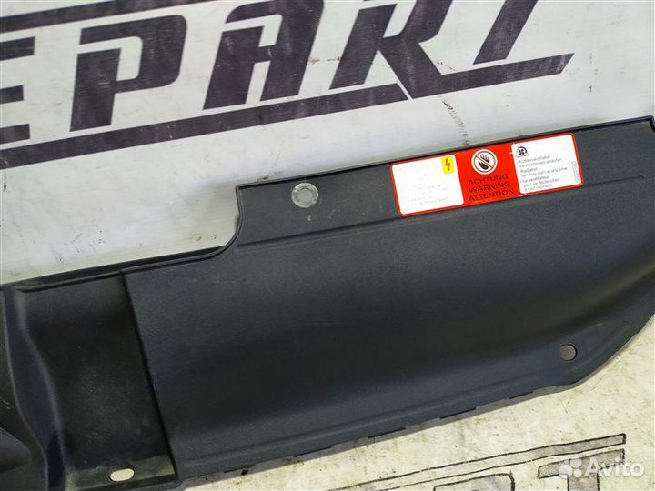 Кожух замка капота Audi A4 B8 2.0 cdnc 2009