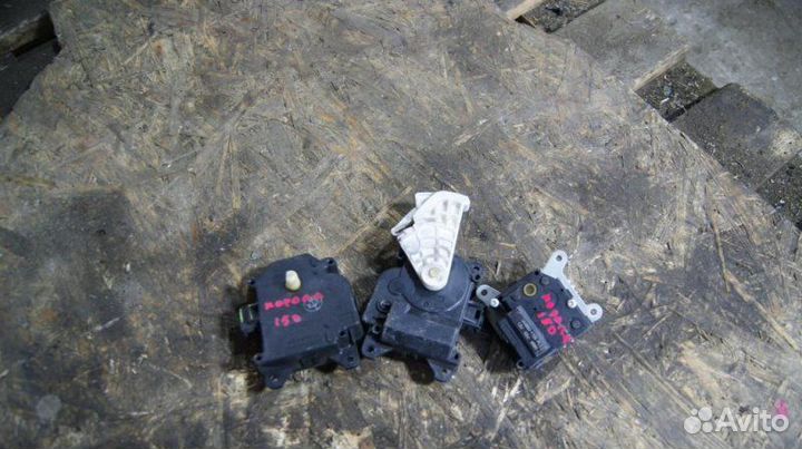 Моторчик заслонки печки Toyota Corolla 10