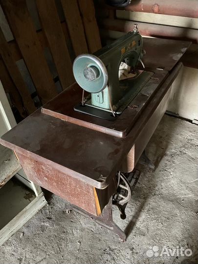 Швейная машина ножная Корея