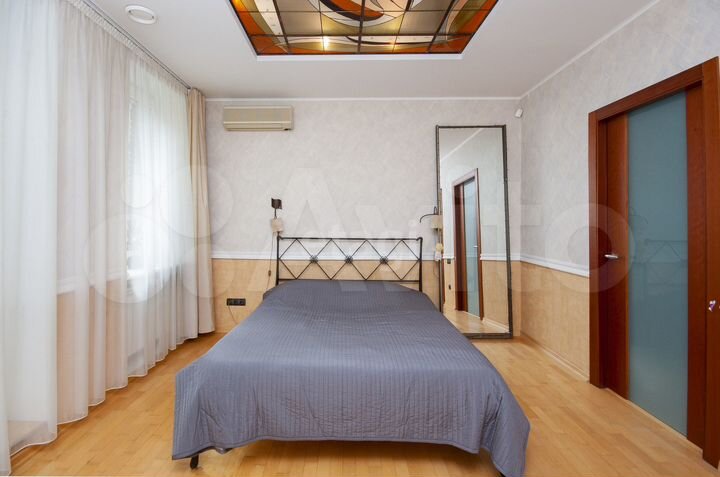 5-к. квартира, 150 м², 2/5 эт.