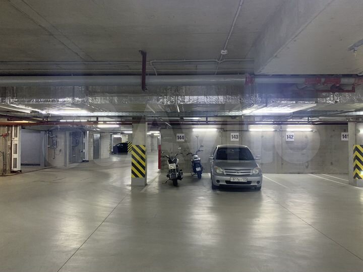 Машиноместо, 13 м²