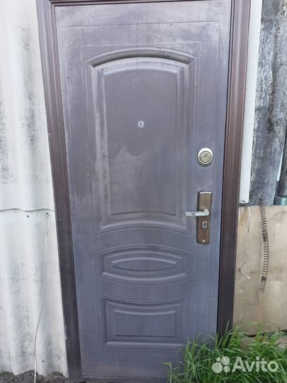 Дверь входная металлическая