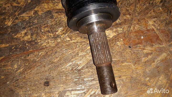 Привод левый на Nissan Primera P11