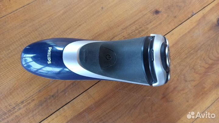 Электробритва Philips PT737