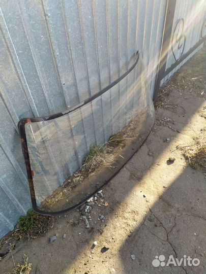 Стекло заднее Тойота королла ае90