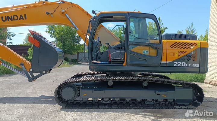 Гусеничный экскаватор Hyundai R 220LC-9S, 2017