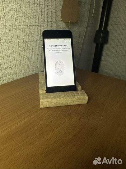 iPhone SE, 32 ГБ