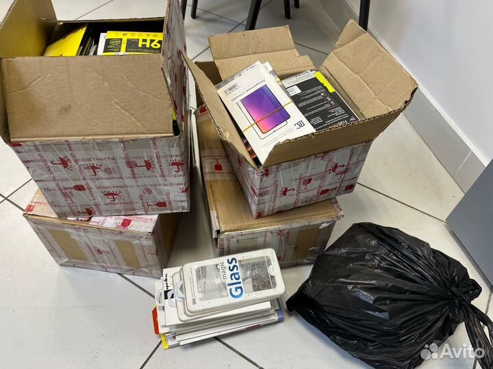 5 коробок защитных стекол