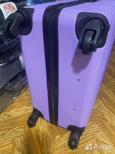 Чемодан на колесах большой