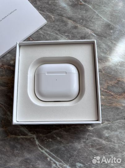Airpods 3 (скорее всего подделка)