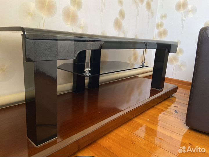 Тумба под телевизор, подставка