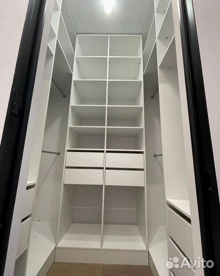 Гардеробная белая