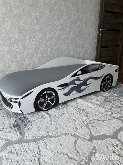 Детская кровать машина с матрасом