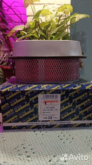 Воздушный фильтр на Mitsubishi Delica Fa-583S