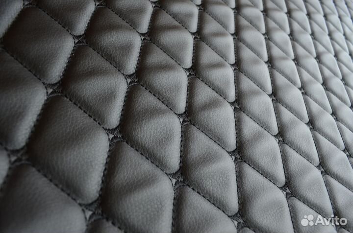 Экокожа стеганая черная нитка черная большой ромб