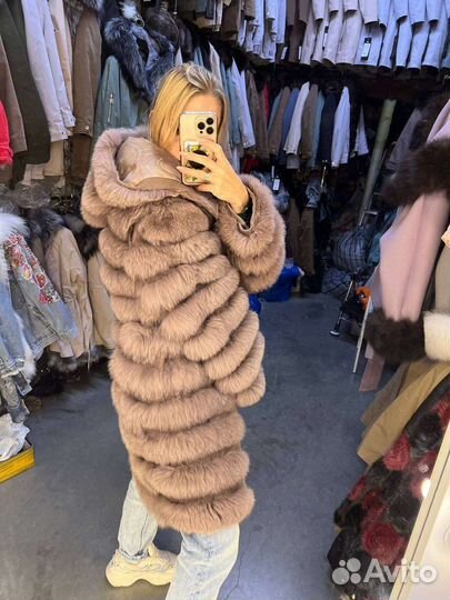 Шуба из песца с капюшоном