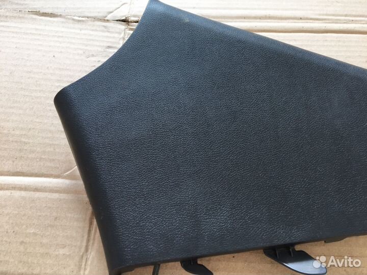 Обшивка задней стойки Hyundai Solaris 1 (5540)