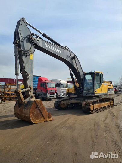 Гусеничный экскаватор Volvo EC300DL, 2014