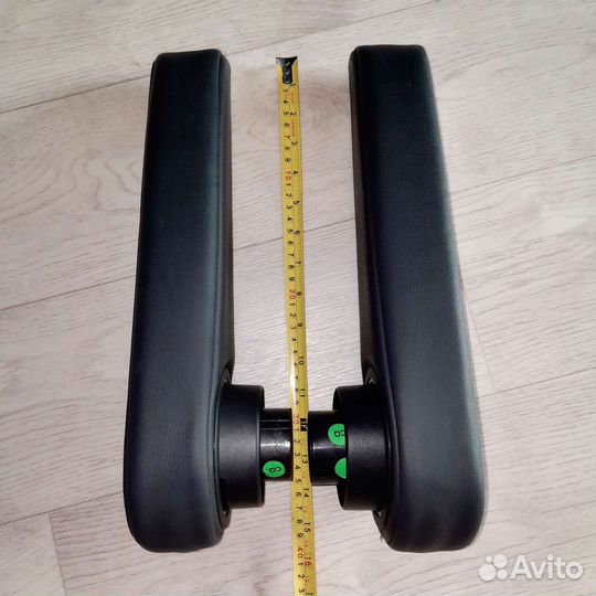 Подлокотник кожа 2шт, идеальное состояние