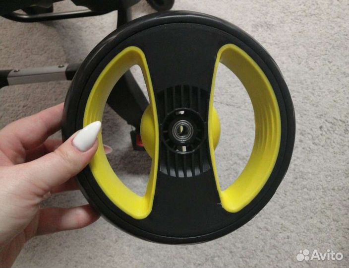 Замена колес Doona