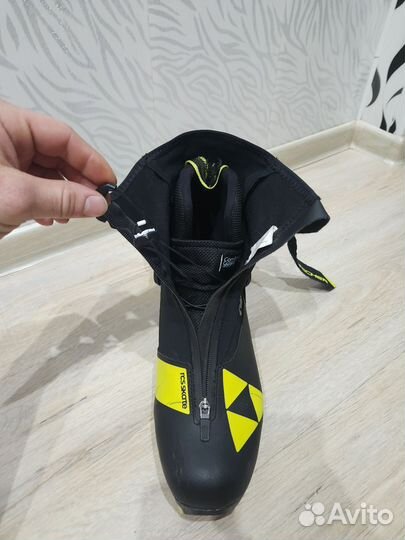 Лыжные ботинки