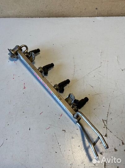 Топливная рампа Volkswagen Jetta 9M2 AWW 2001