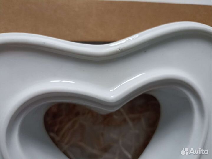 Керамическая тарелка в виде сердца