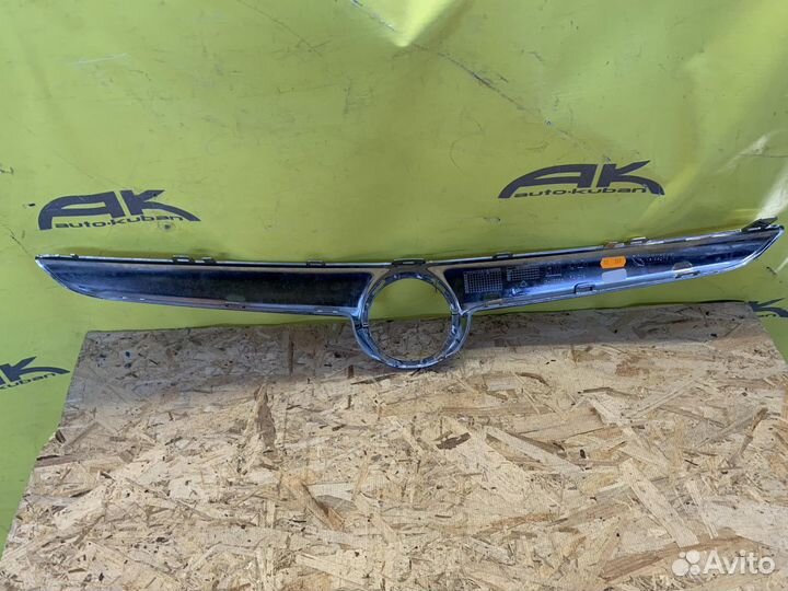 Решетка радиатора Volkswagen Golf V новый. Передняя радиаторная верхняя переднего бампера