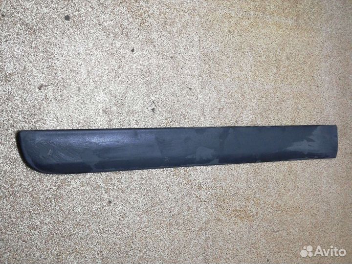 Молдинг передней правой двери suzuki sx4 сузуки