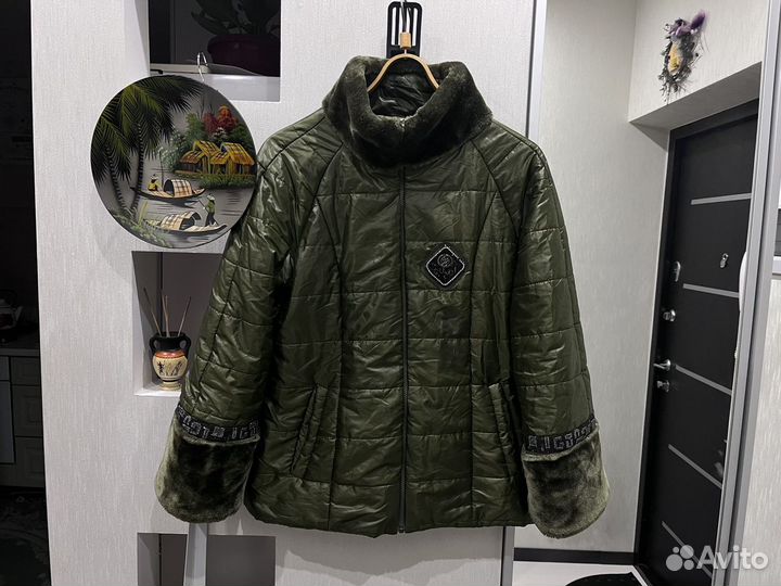Куртка женская зеленая демисезон 42 размер