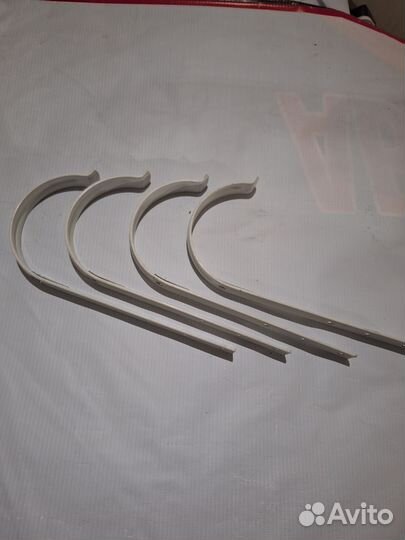 Держатель жёлоба Метал профиль