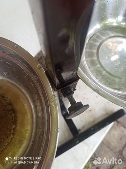 Подставка с мисками для собак