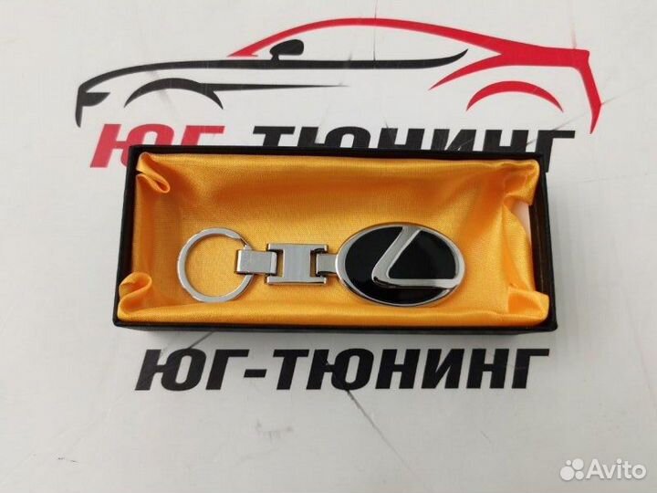 Брелок овальный Lexus