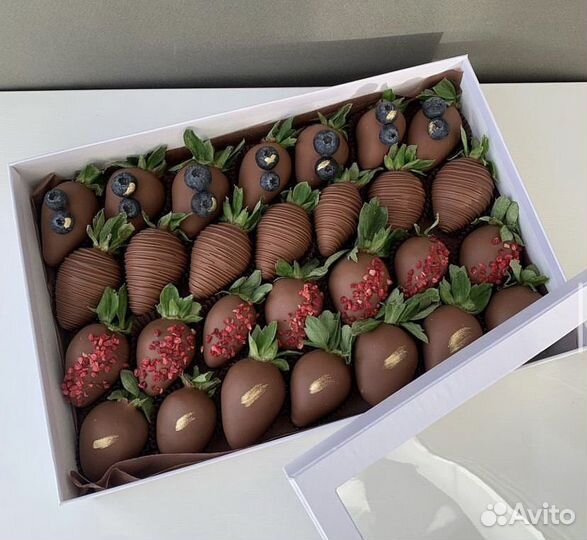 Подарочные наборы с клубникой в шоколаде
