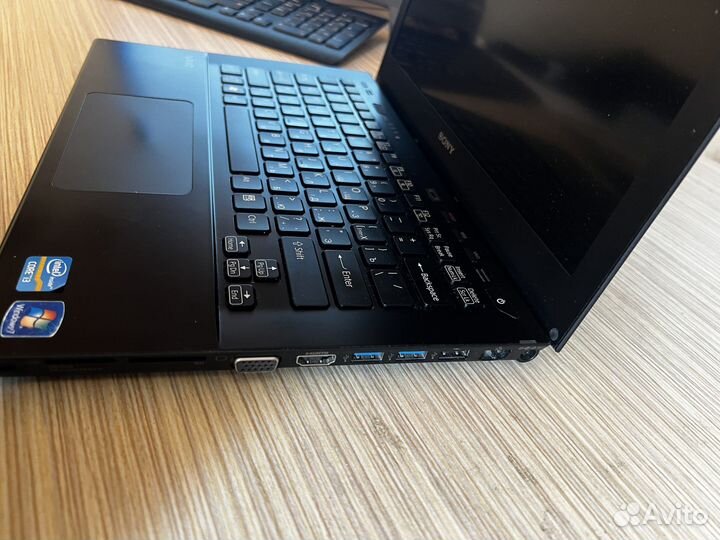Ноутбук Sony Vaio svs131b12v