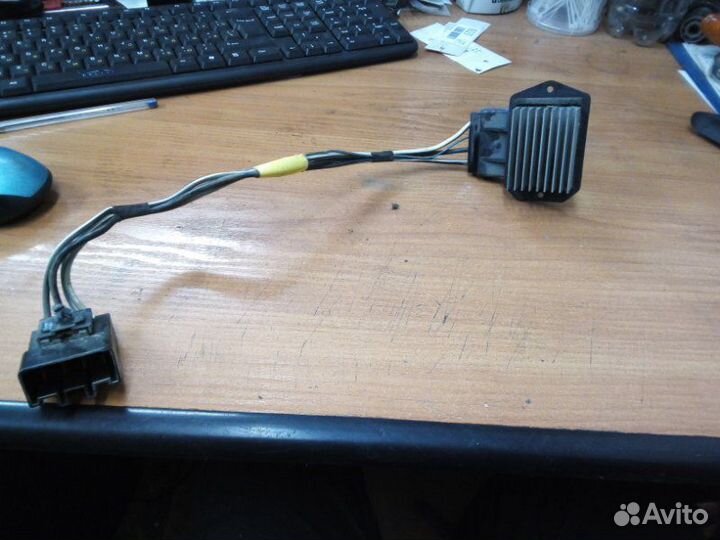 Резистор отопителя Toyota Avensis 2 250 2003-2008